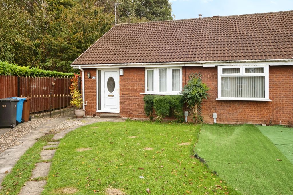 Property photo 1 of 8 External