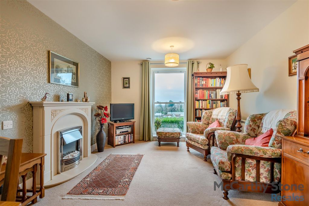 Property photo 1 of 19 8631042-Interior07.Jpg