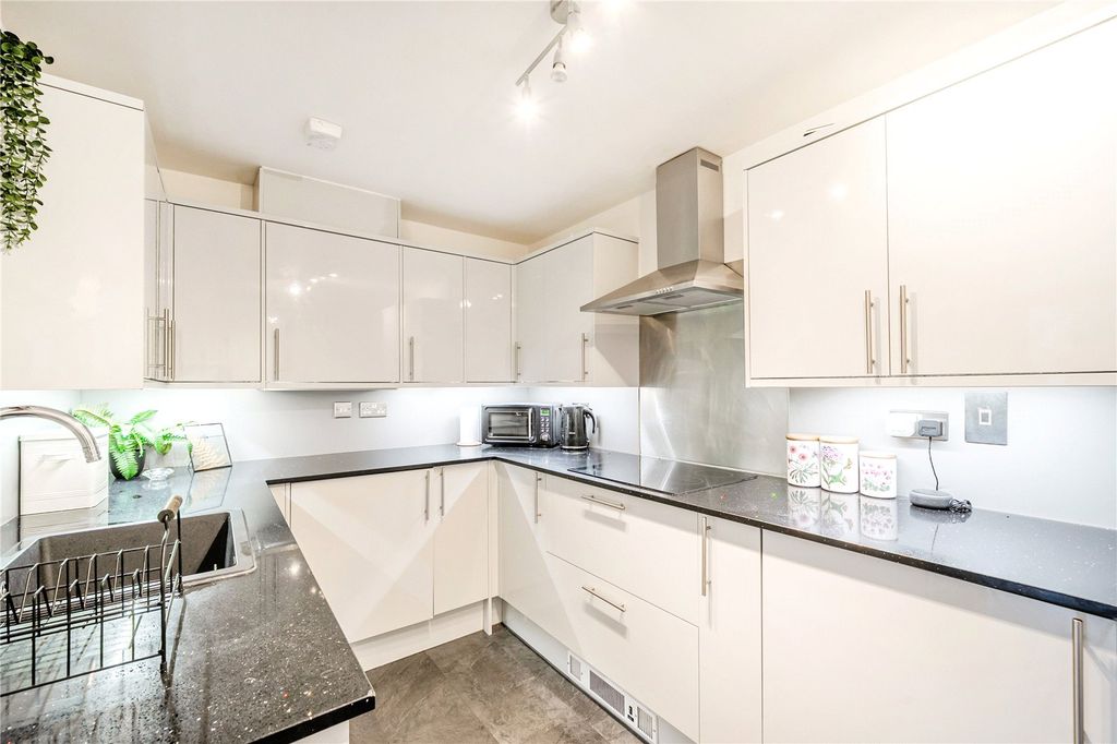 Property photo 2 of 16 Picture No. 02