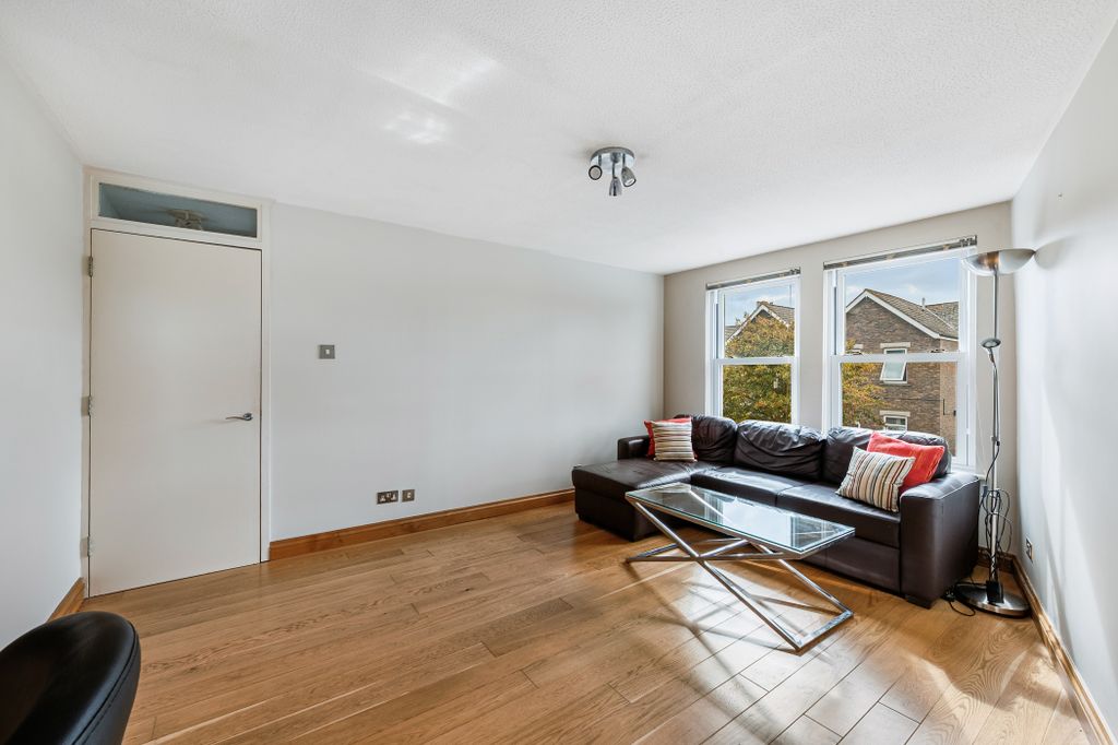 Property photo 1 of 10 Living Room