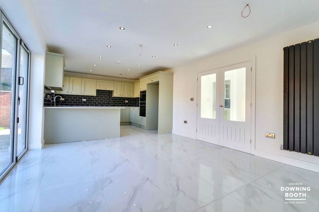 Property photo 2 of 34