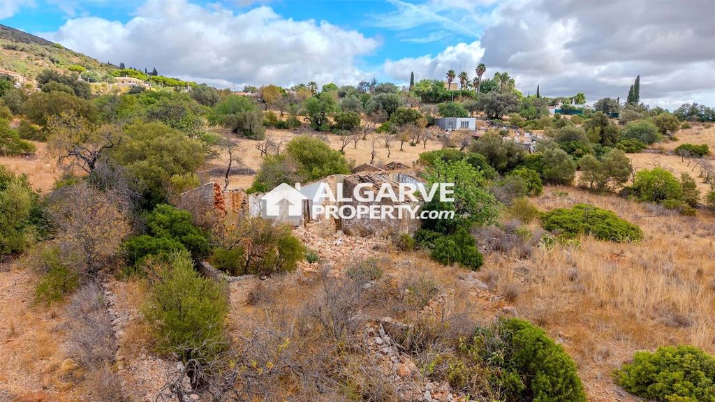 Property photo 1 of 22 1,400 Sq.m. Plot In Santa Bárbara De Nexe With Building Potential