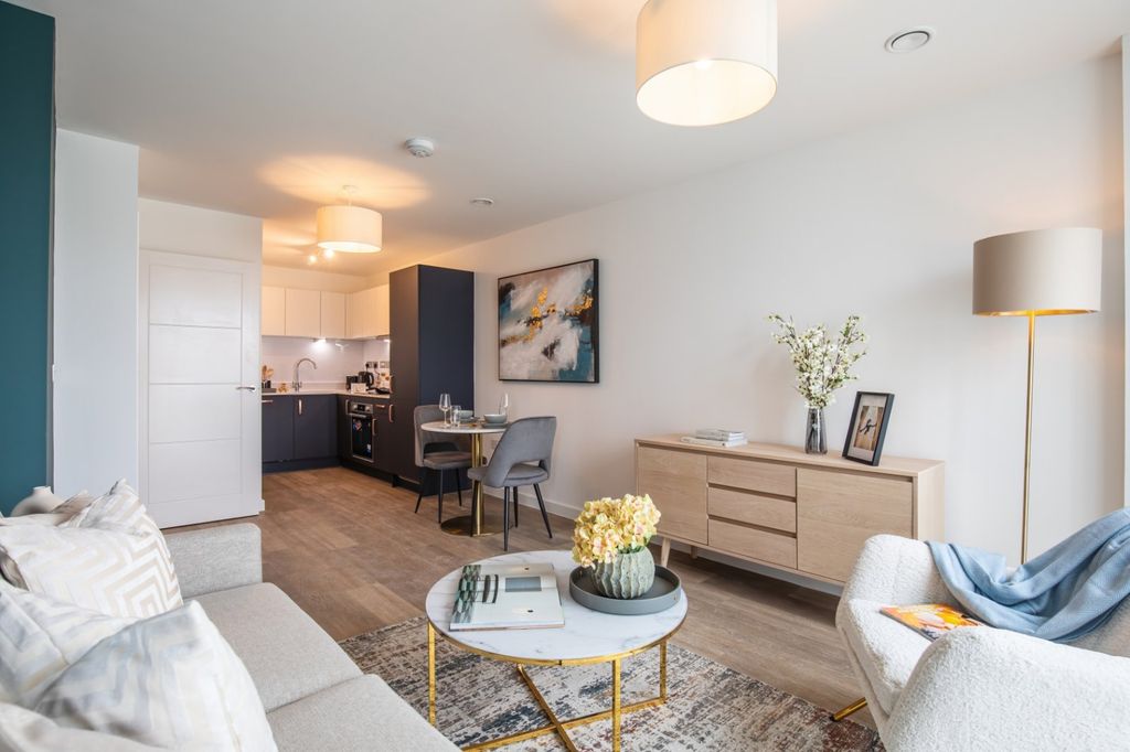 Property photo 1 of 17
