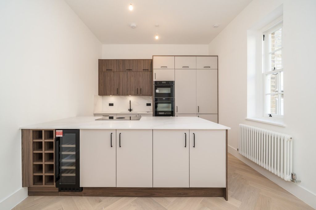 Property photo 2 of 15 Picture No. 18