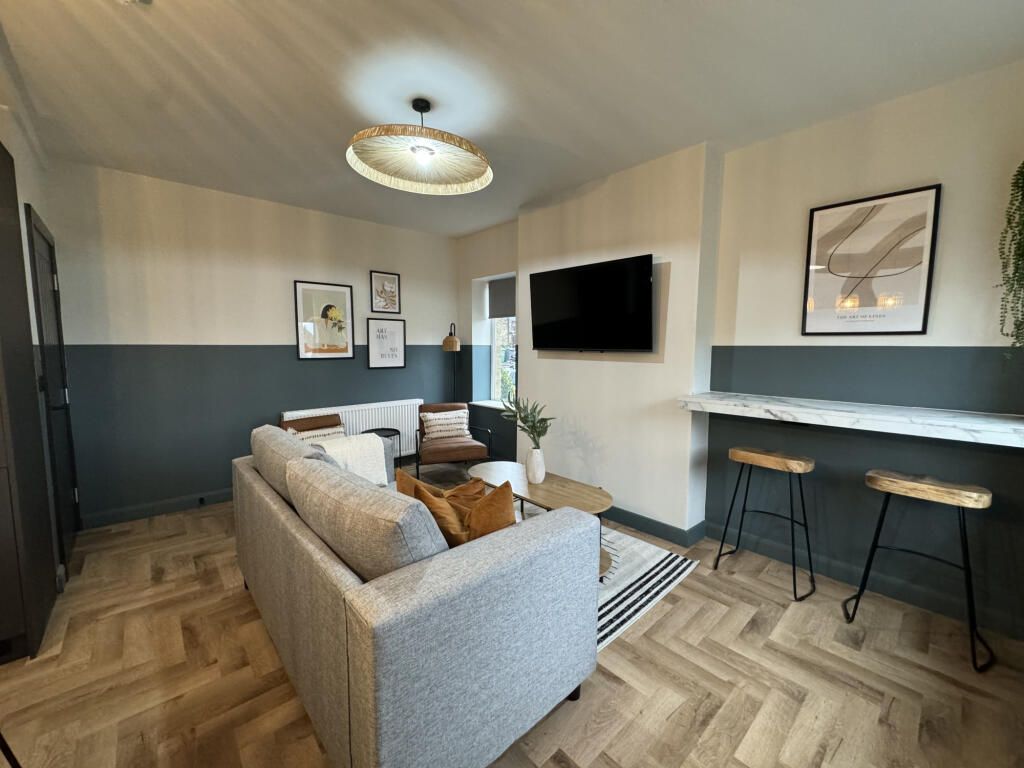 Property photo 1 of 6 2 Bed Flat To Rent Newbury Rd, London Br2