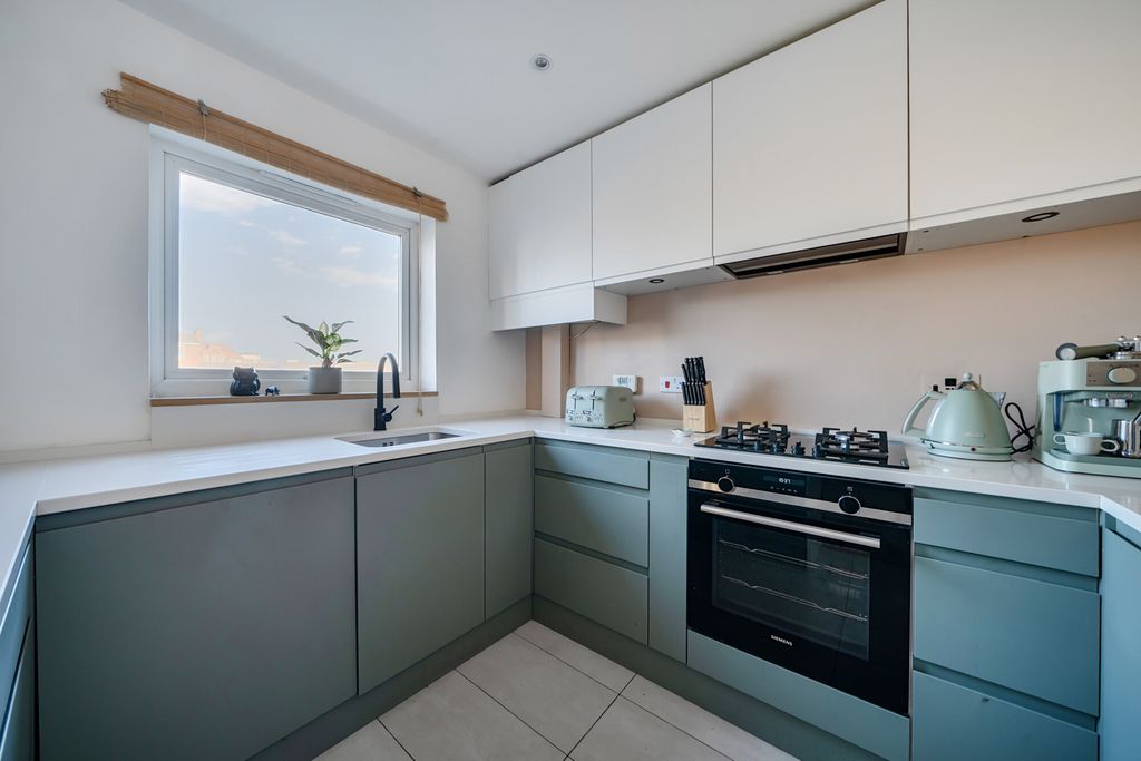 Property photo 3 of 22 Kitchen