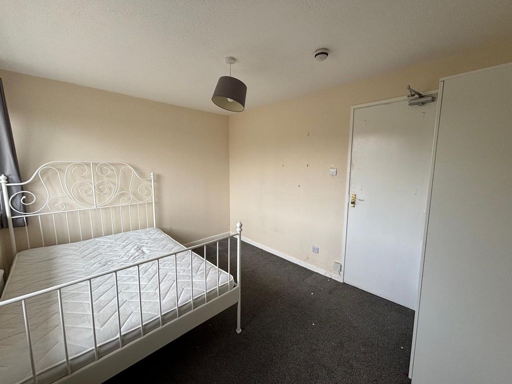 Property photo 2 of 3