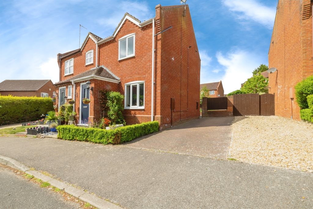 Property photo 2 of 17