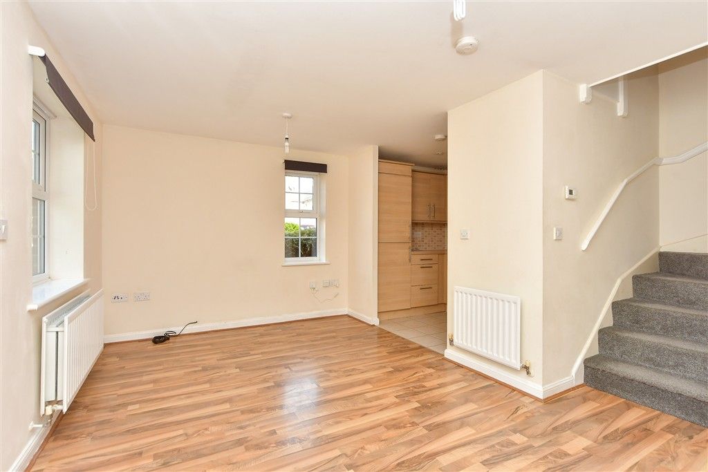 Property photo 2 of 8 Lounge/Dining Area