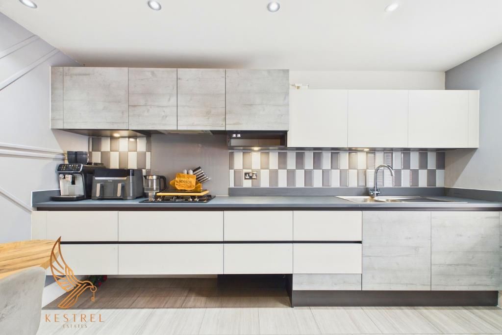 Property photo 3 of 38 28.Png