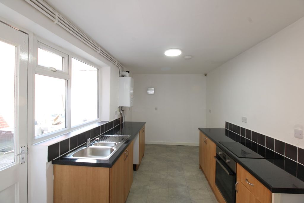Property photo 3 of 6 Breakfasting Kitchen
