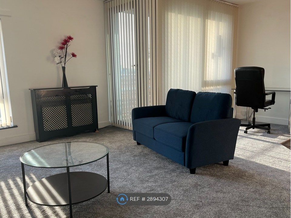 Property photo 1 of 10 Living Room