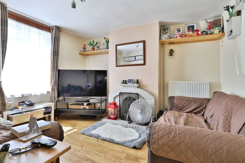 Property photo 3 of 10 Picture No. 08