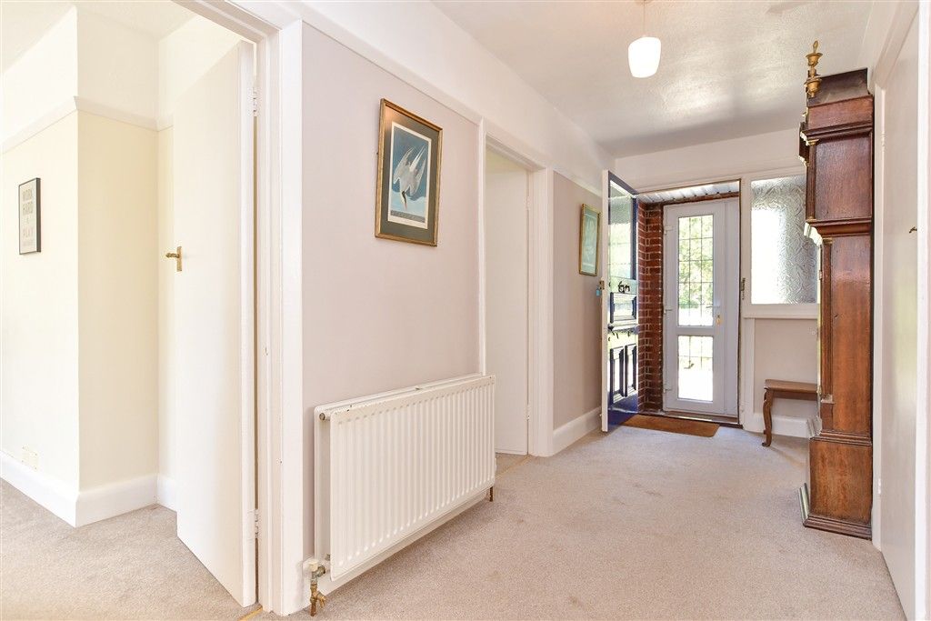Property photo 3 of 18 Entrance Hall