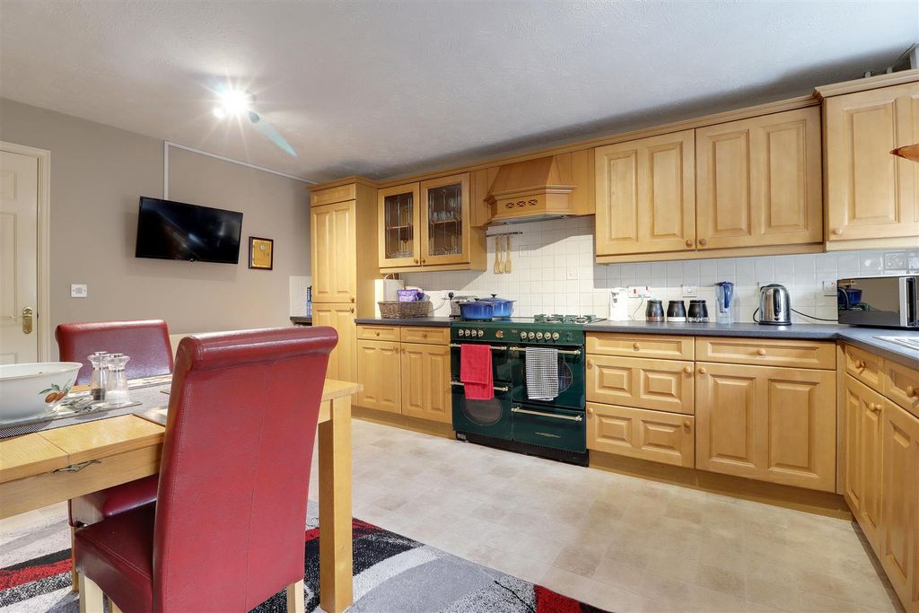 Property photo 3 of 13 Img_0240-Img_0242.Jpg