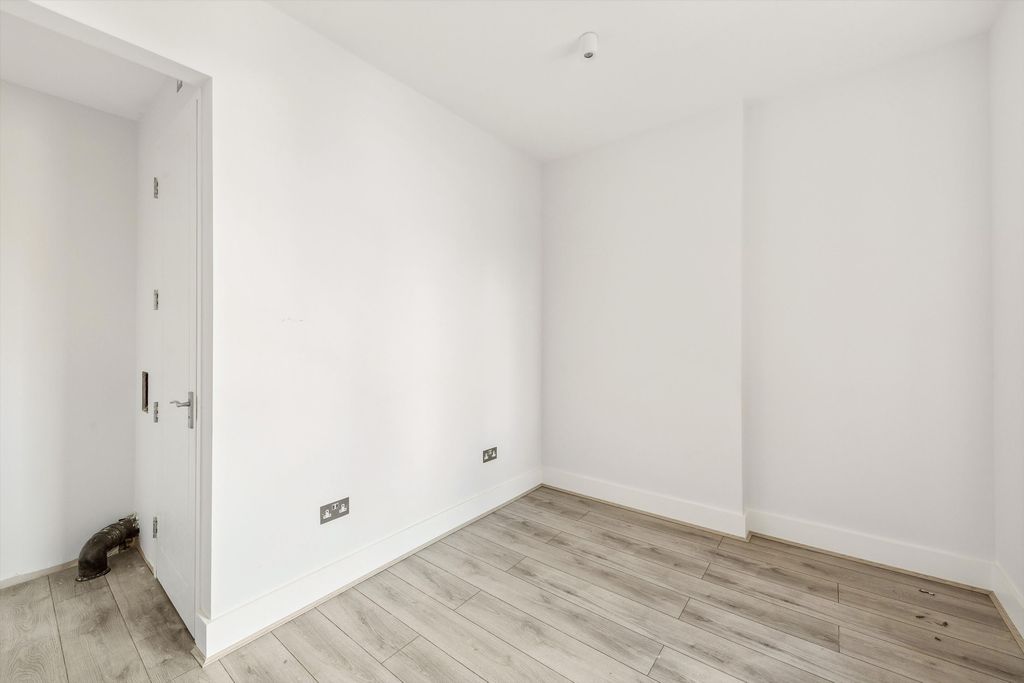 Property photo 2 of 14 Image