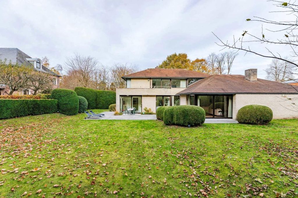 Property photo 1 of 39