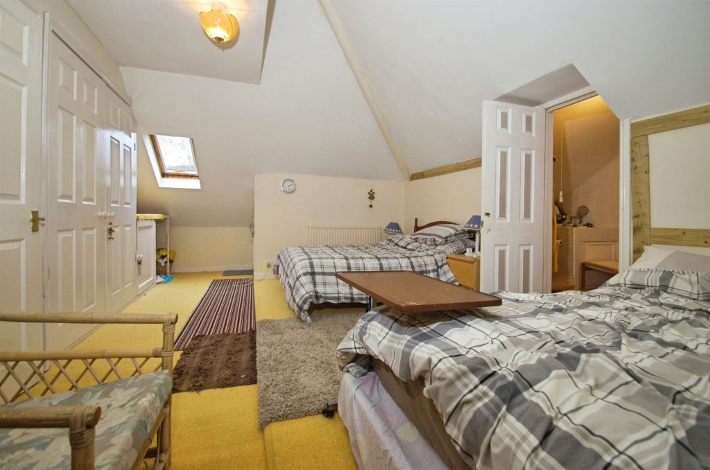 Property photo 3 of 23