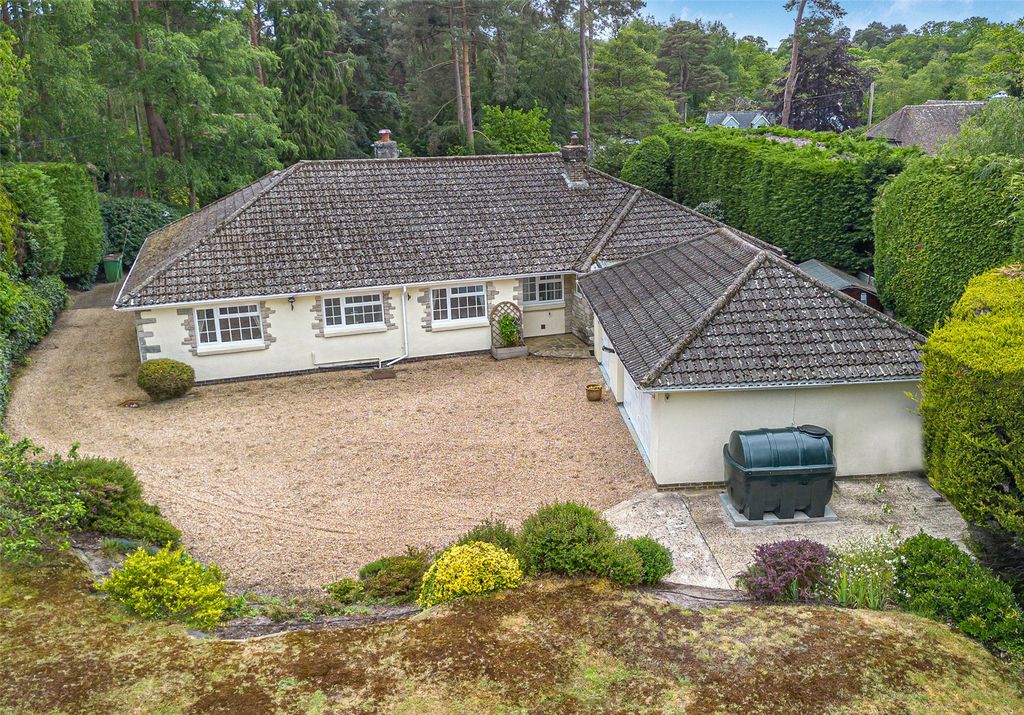 Property photo 3 of 40 Picture No. 02