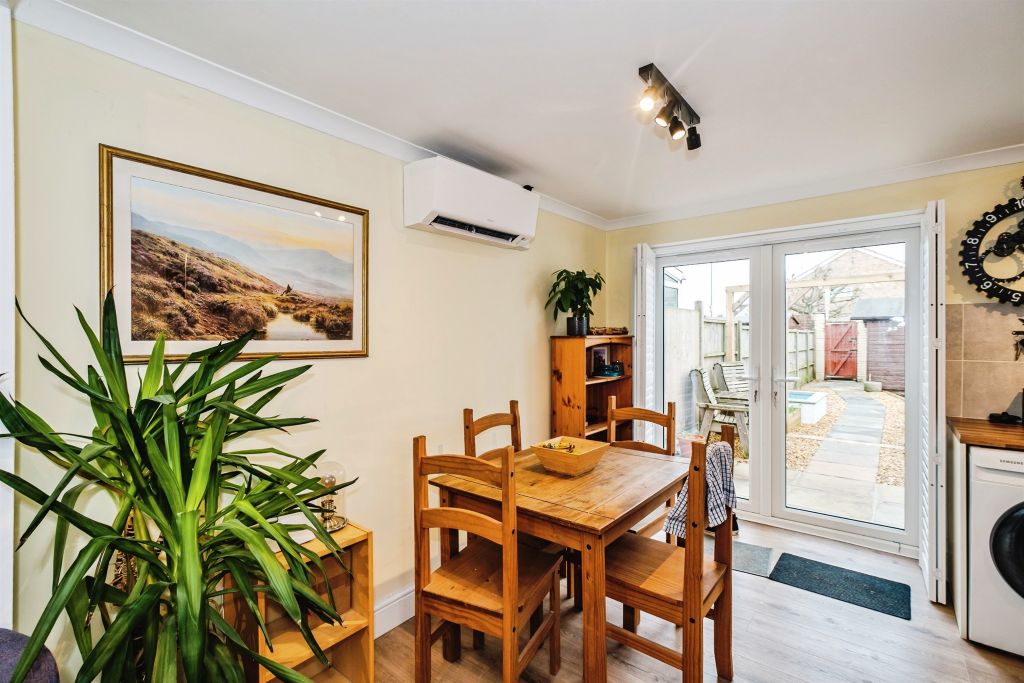 Property photo 3 of 23