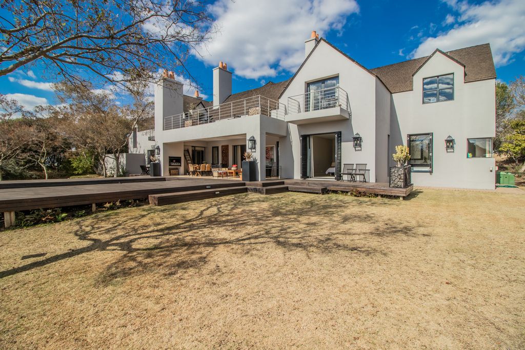 Property photo 2 of 31