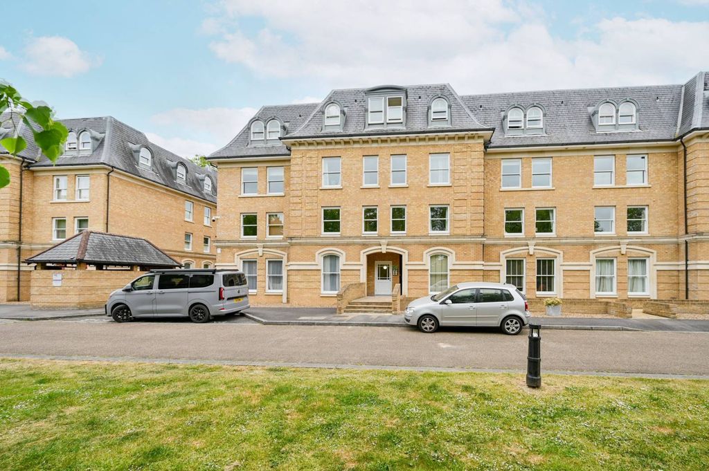 Property photo 1 of 9