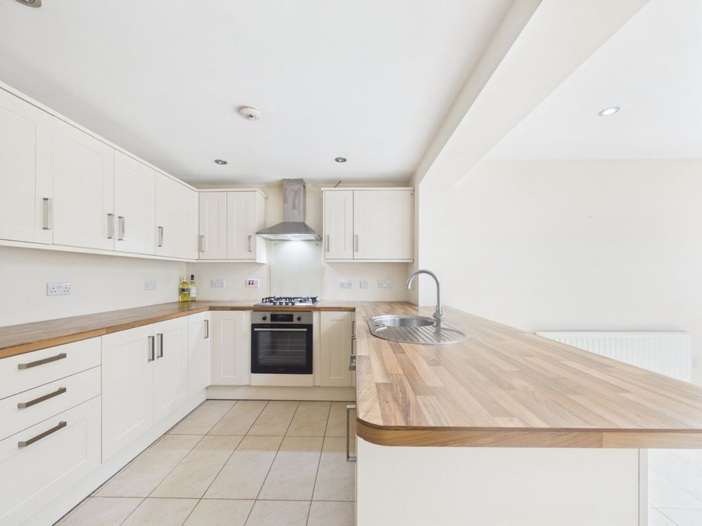 Property photo 2 of 14 Kitchen