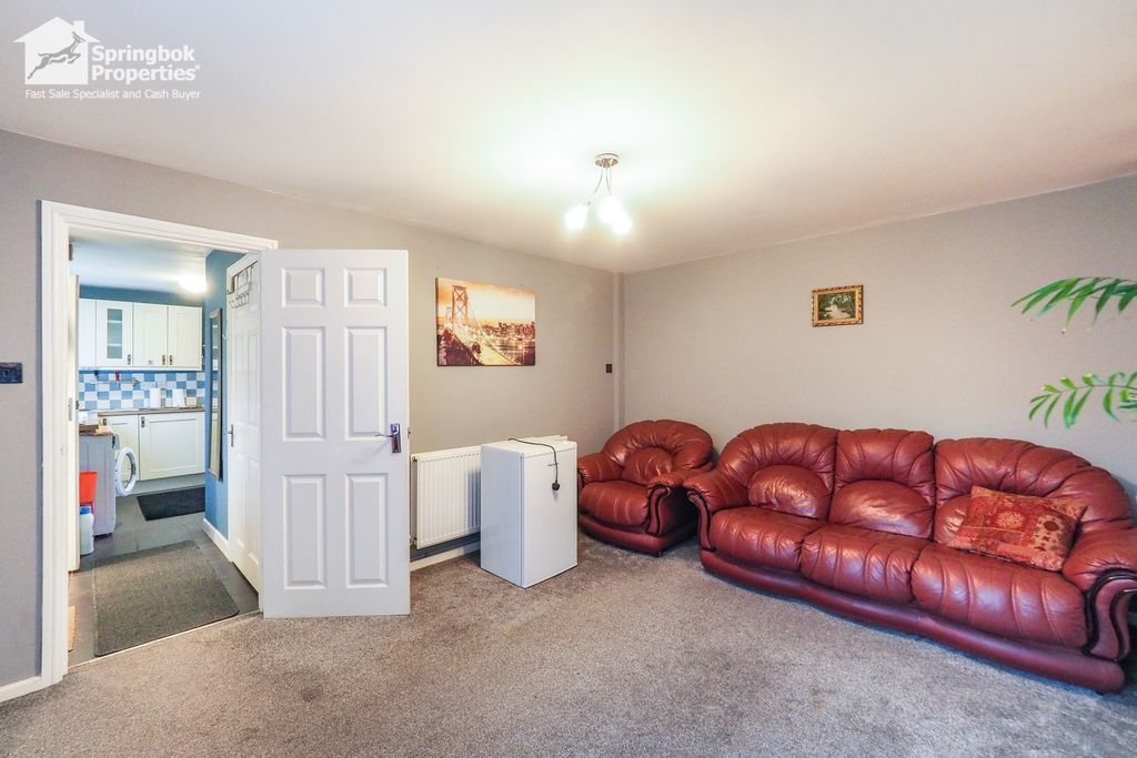 Property photo 3 of 17 Image 2