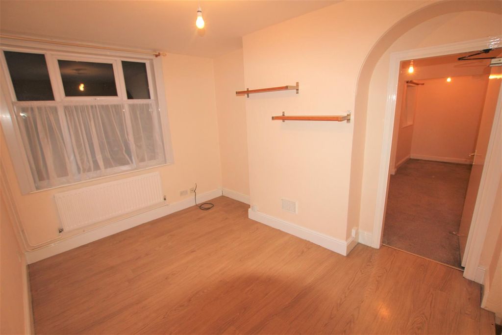 Property photo 3 of 9 Lounge
