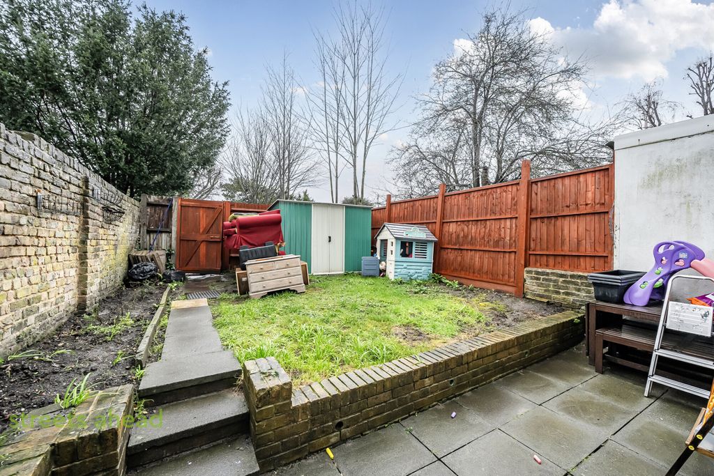 Property photo 3 of 15 17772cd1-5B64-4A8...