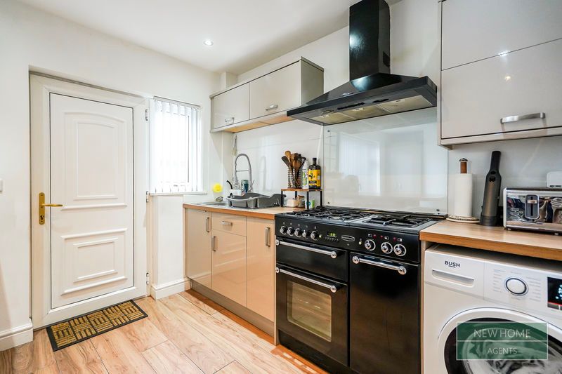 Property photo 3 of 16 Photo 9