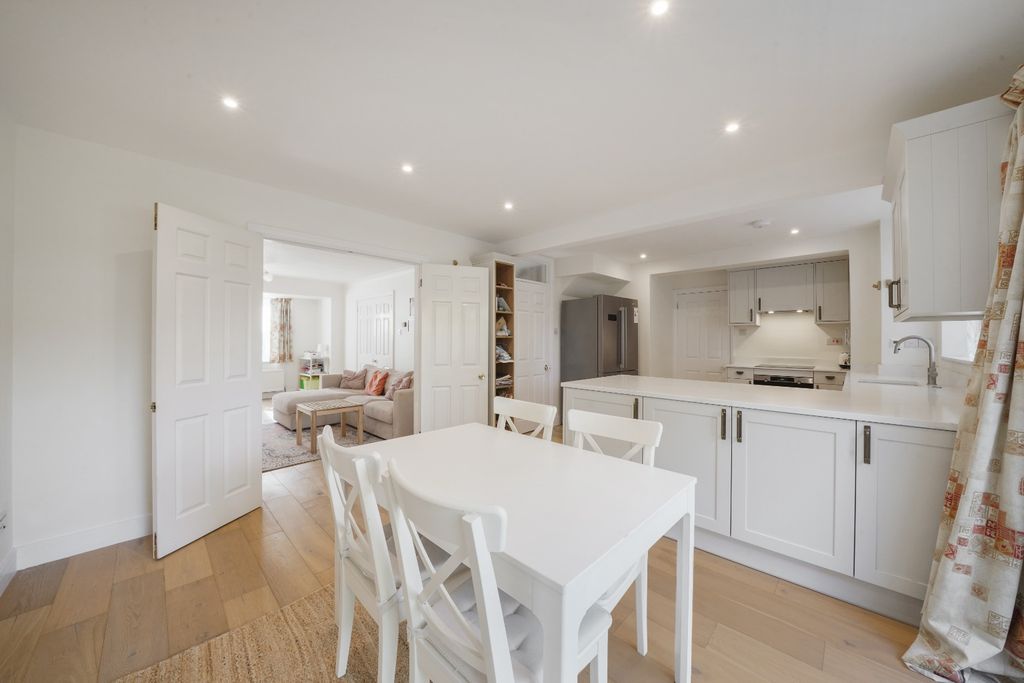 Property photo 2 of 27 5426372