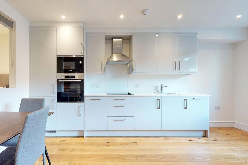 Property photo 2 of 7 Picture No. 24