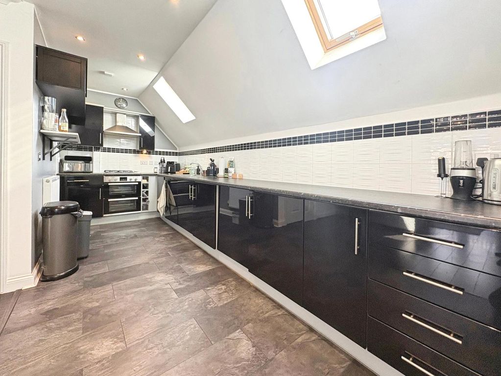 Property photo 2 of 12 Pbox-Img.Jpg