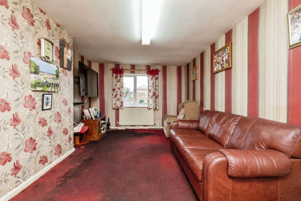 Property photo 3 of 15