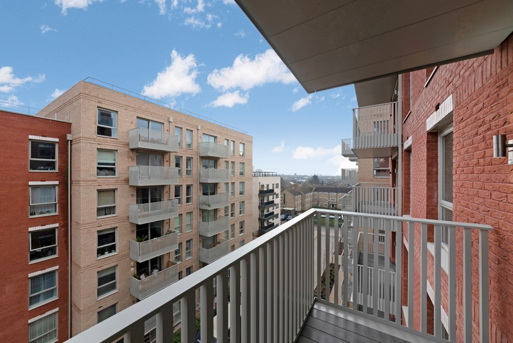 Property photo 3 of 11