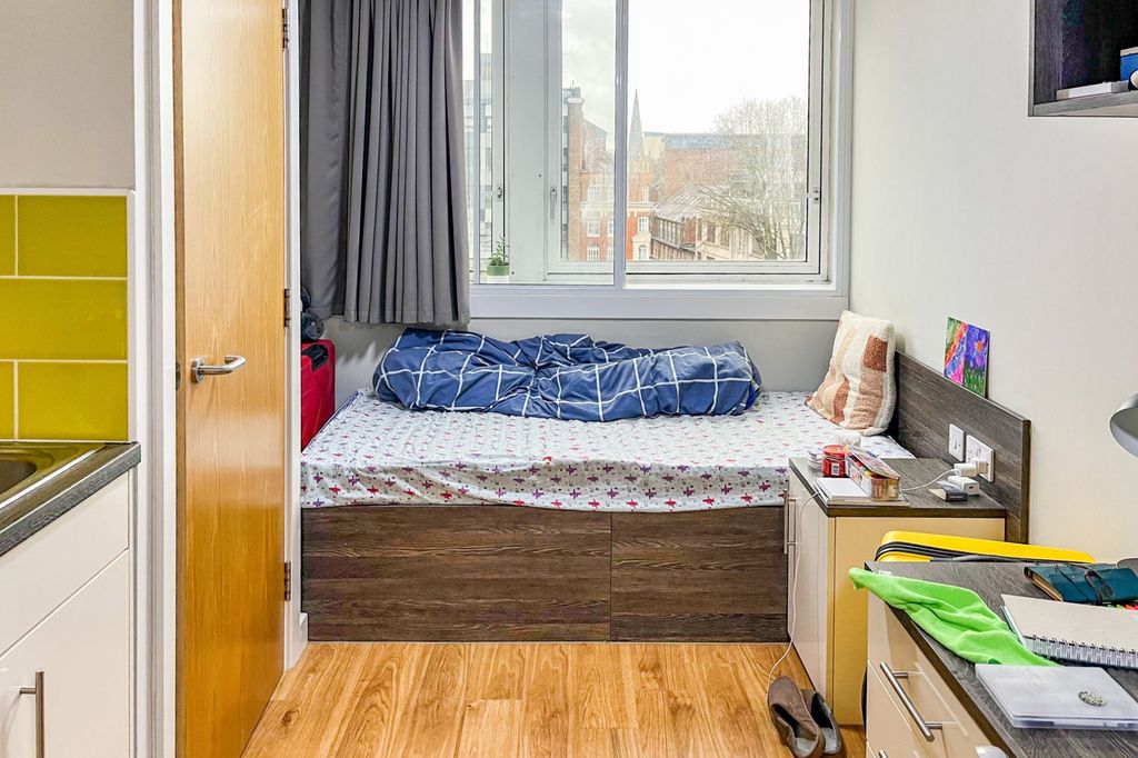 Property photo 3 of 10 202 Maid Marian House, 51 Hounds Gate, Nottingham Ng1 6Bb