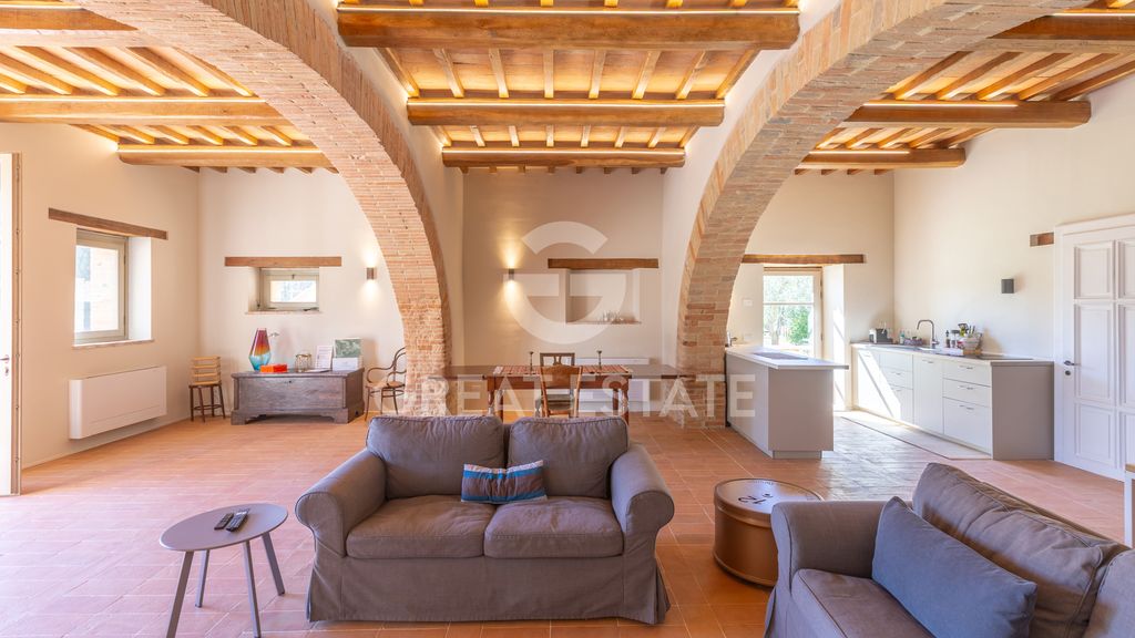 Property photo 2 of 44 Interiors