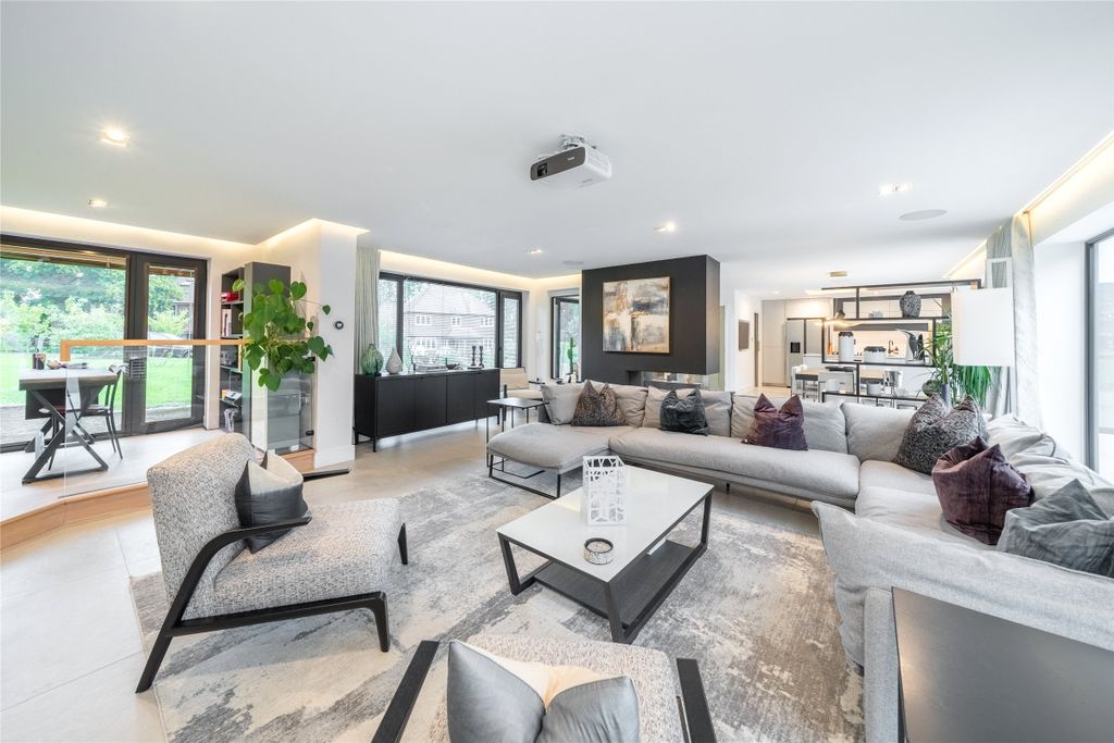 Property photo 2 of 21 Picture No. 08