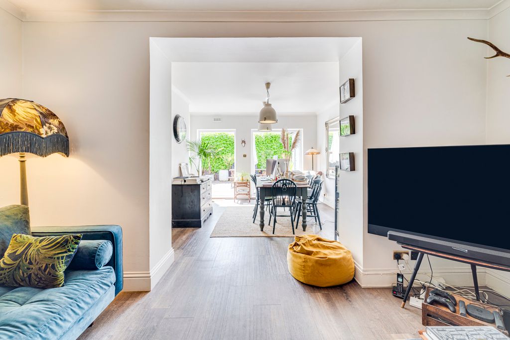 Property photo 3 of 22