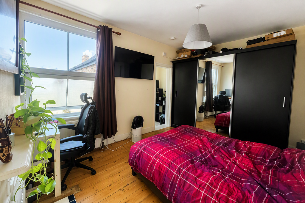 Property photo 3 of 19 Bedroom