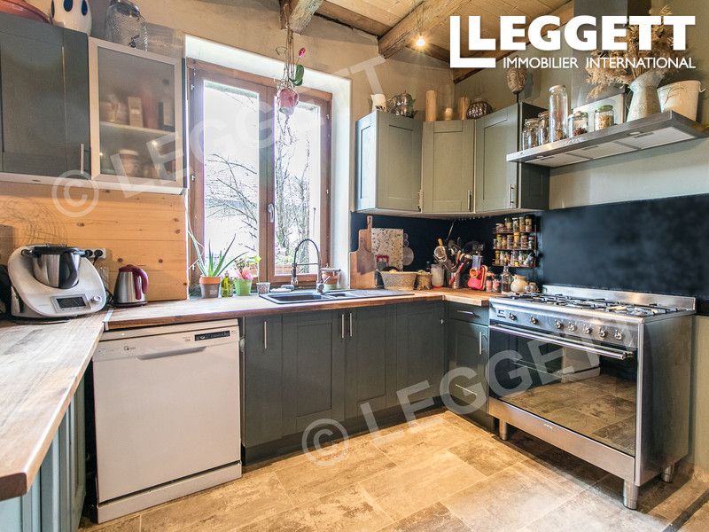 Property photo 3 of 10