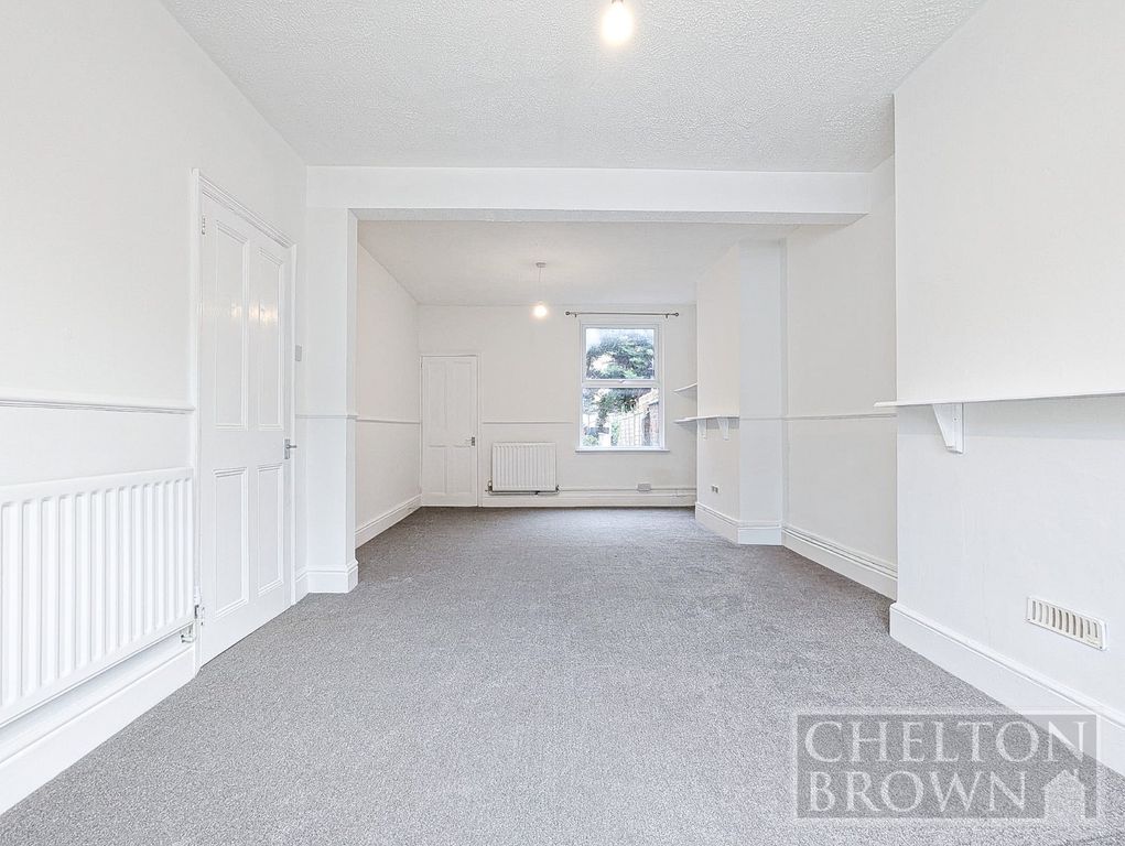 Property photo 3 of 23 Living/Dining Room