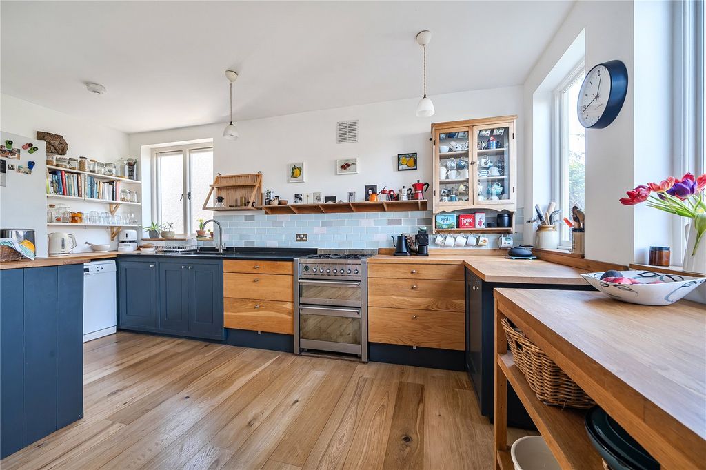 Property photo 3 of 23 Picture No. 07