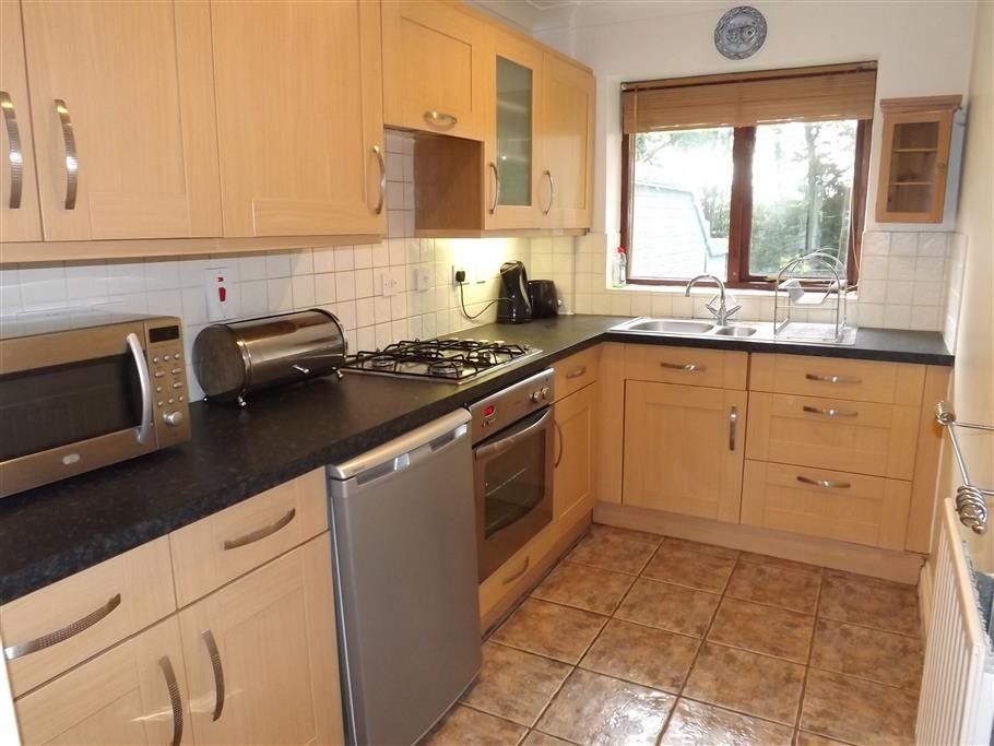 Property photo 2 of 9 Kitchen