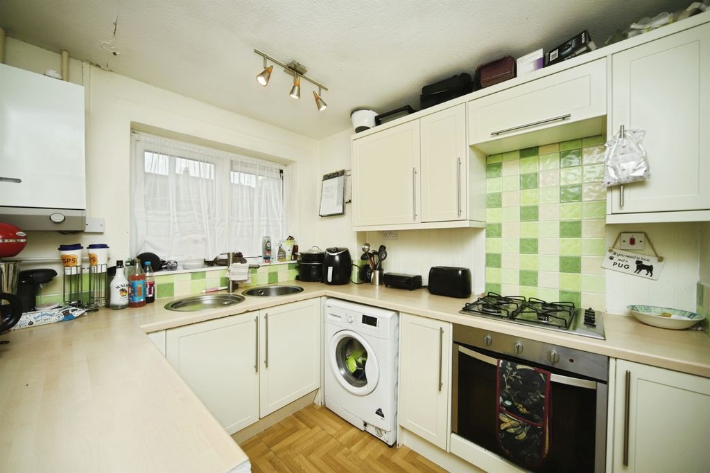 Property photo 2 of 16