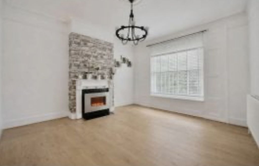 Property photo 1 of 4