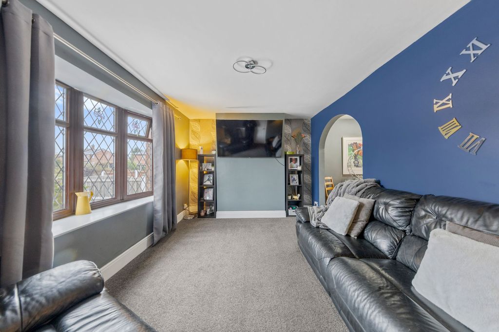 Property photo 3 of 21