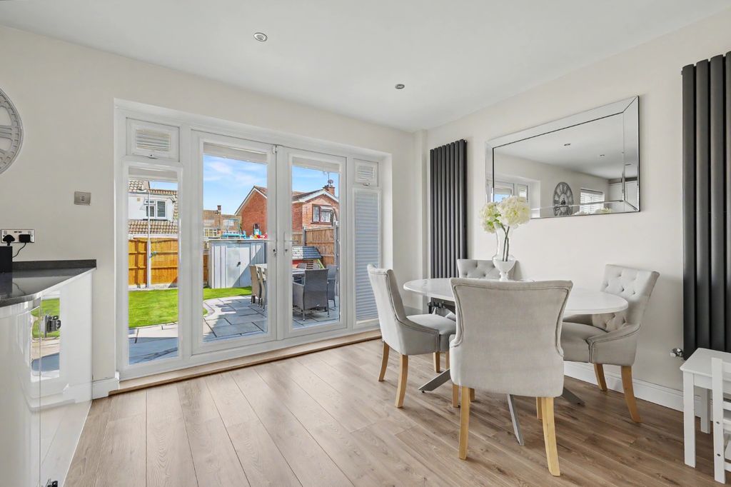 Property photo 3 of 13 5205266