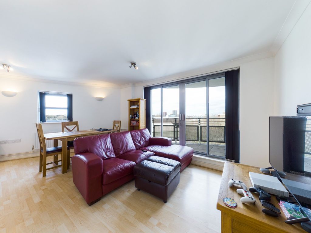 Property photo 1 of 9